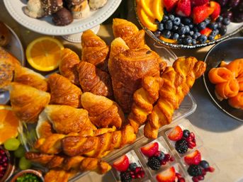 Bountiful Breakfast Bar: In-Home Gourmet Buffet Experience image 5