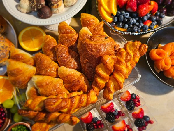 Bountiful Breakfast Bar: In-Home Gourmet Buffet Experience image 5