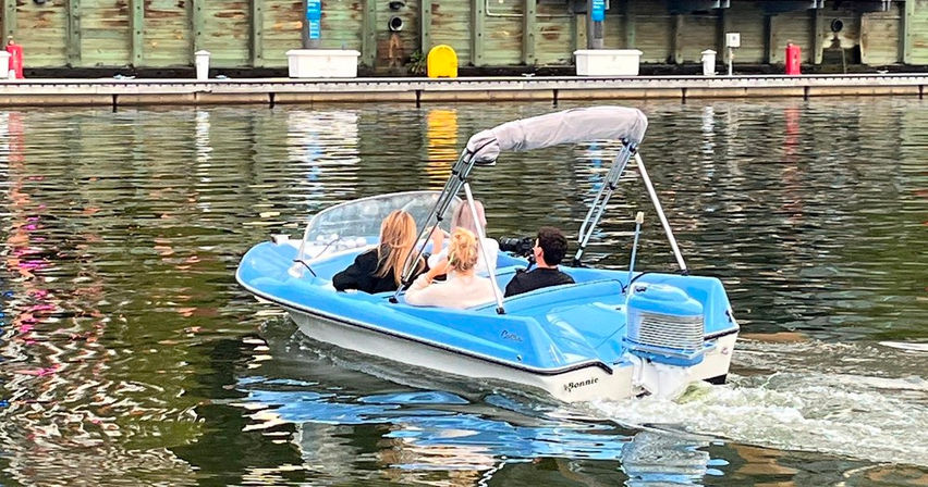BYOB Retro Boat Rental At The Wharf image 4