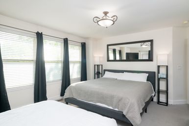 VIP Lodging Bundle: “Vine Street Retreat”— Sleeps 20, Prime Location, 420-Friendly image 8