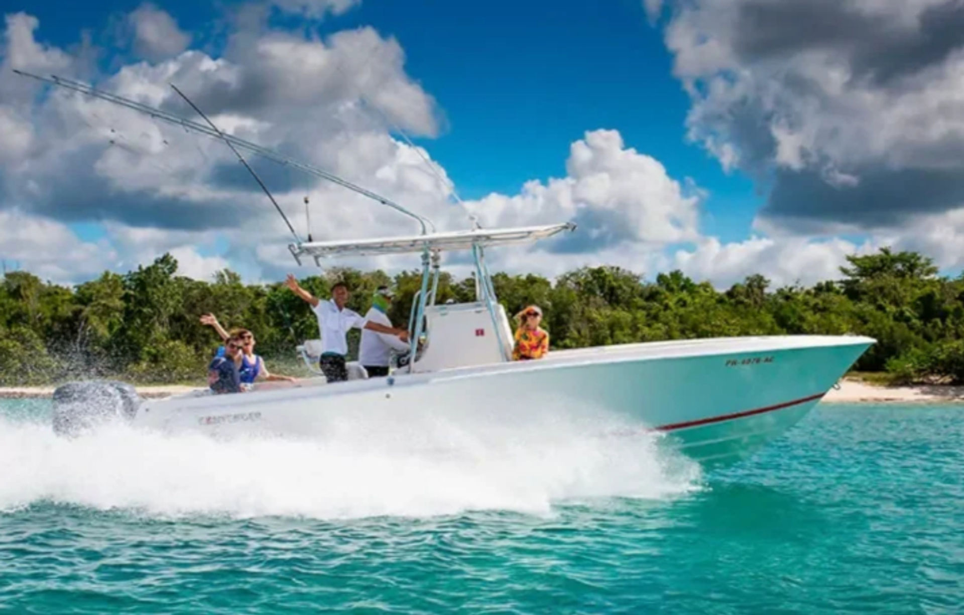 Private Isla Saona Boat Tour with Snorkeling, Premium Drinks & Buffet image 1