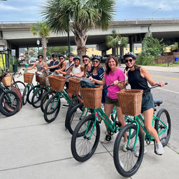 Downtown Cruiser Rental: The Battery, Rainbow Row & Waterfront Park image