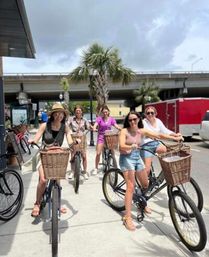 Downtown Cruiser Rental: The Battery, Rainbow Row & Waterfront Park image 4