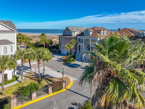 Luxury 7BR Rental with Ocean Views & Private Pool image 66