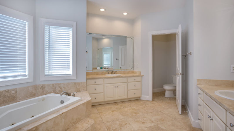 Luxury 7BR Rental with Ocean Views & Private Pool image 35