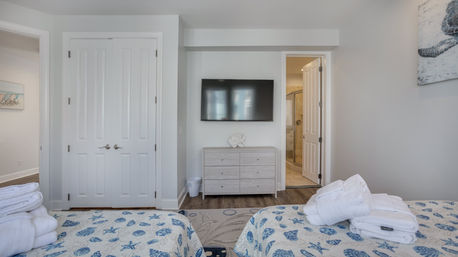 Luxury 7BR Rental with Ocean Views & Private Pool image 37