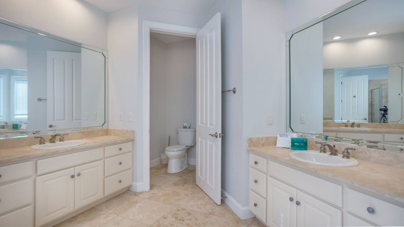 Luxury 7BR Rental with Ocean Views & Private Pool image 33