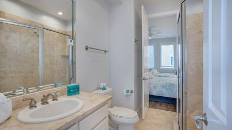 Luxury 7BR Rental with Ocean Views & Private Pool image 16