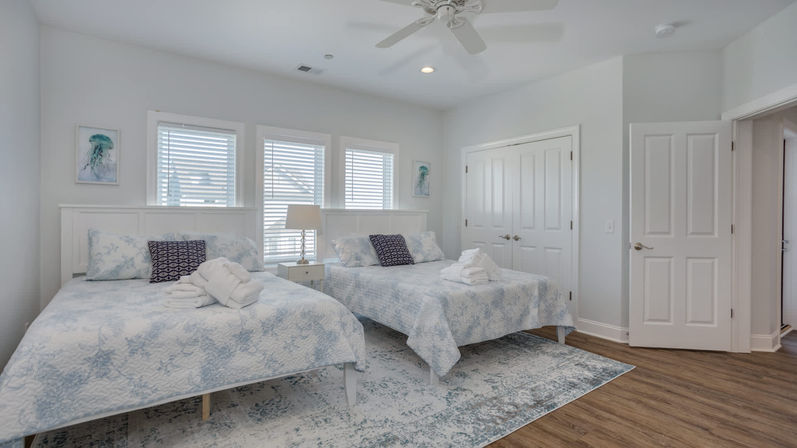 Luxury 7BR Rental with Ocean Views & Private Pool image 48