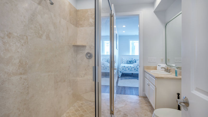 Luxury 7BR Rental with Ocean Views & Private Pool image 25