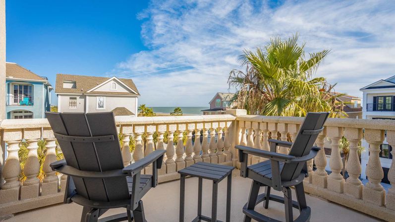 Luxury 7BR Rental with Ocean Views & Private Pool image 3