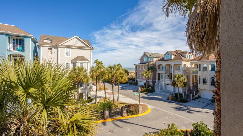 Luxury 7BR Rental with Ocean Views & Private Pool image 53