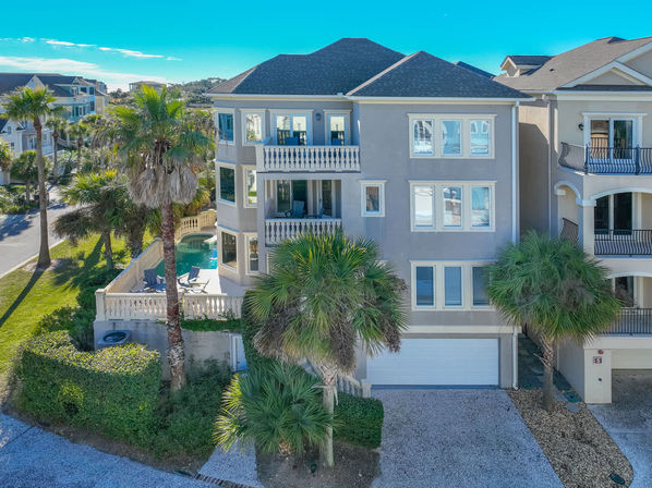Luxury 7BR Rental with Ocean Views & Private Pool image 47