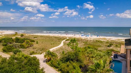 Luxury 7BR Rental with Ocean Views & Private Pool image 86