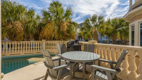Luxury 7BR Rental with Ocean Views & Private Pool image 18