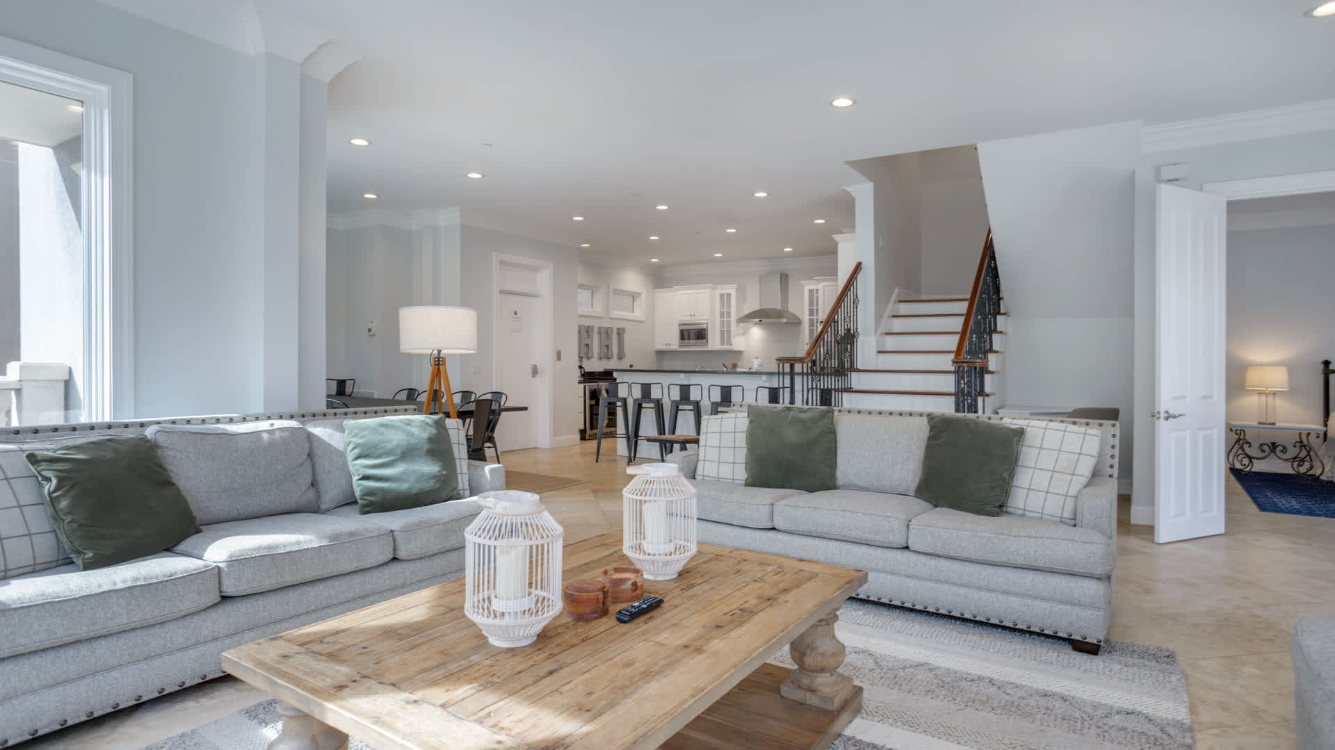 Luxury 7BR Rental with Ocean Views & Private Pool image 2
