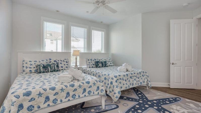 Luxury 7BR Rental with Ocean Views & Private Pool image 22