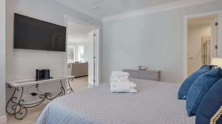 Luxury 7BR Rental with Ocean Views & Private Pool image 31