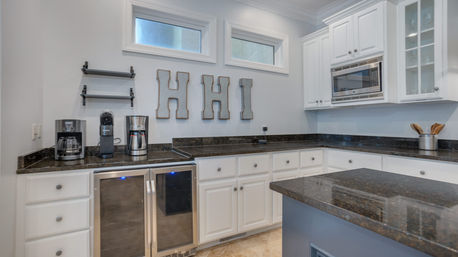 Luxury 7BR Rental with Ocean Views & Private Pool image 15
