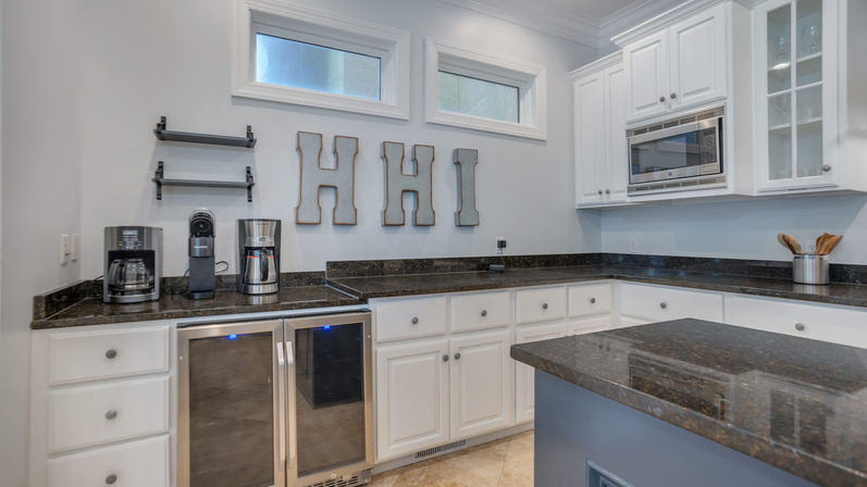 Luxury 7BR Rental with Ocean Views & Private Pool image 15