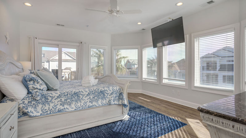 Luxury 7BR Rental with Ocean Views & Private Pool image 30