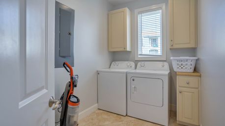 Luxury 7BR Rental with Ocean Views & Private Pool image 28