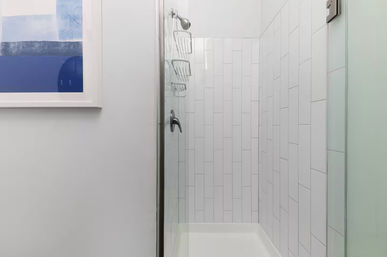 The Beverly Suite: Broadway Condo with Retro-Glam Design image 25