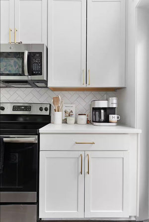 The Beverly Suite: Broadway Condo with Retro-Glam Design image 10