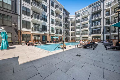 The Beverly Suite: Broadway Condo with Retro-Glam Design image 26