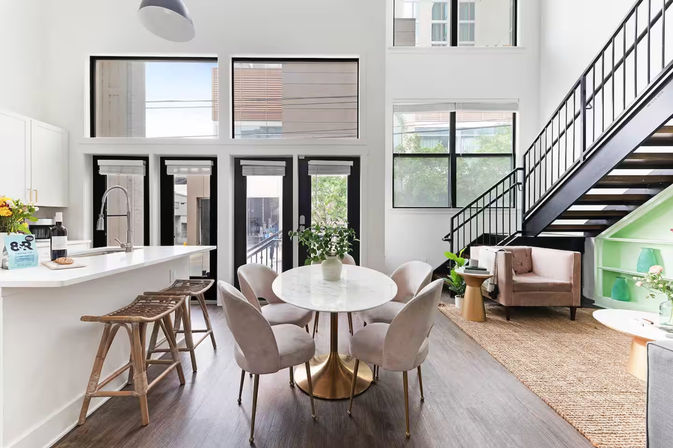 The Beverly Suite: Broadway Condo with Retro-Glam Design image 2