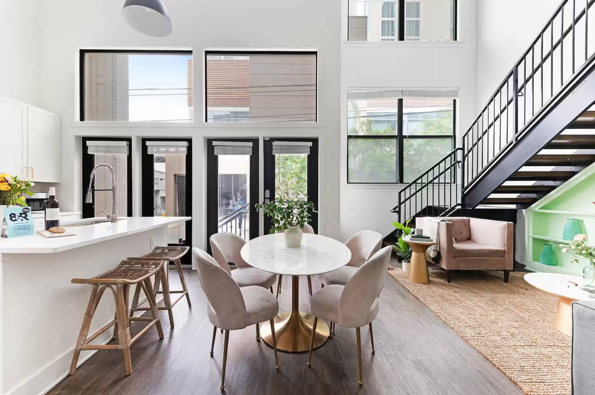 The Beverly Suite: Broadway Condo with Retro-Glam Design image 2