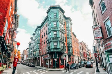 Boston Land & Sea Tour: Explore by Land and Water image 8