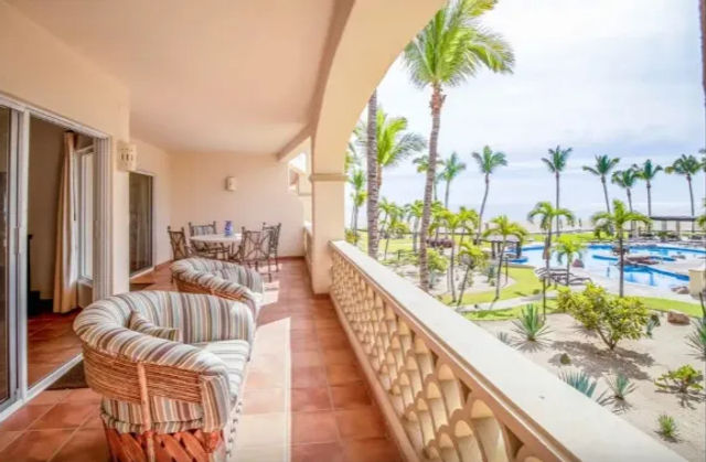 Superb 3-BR, 3-Bath Luxury Condo in San Jose del Cabo image 4