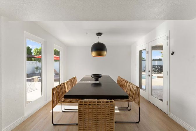 Villa Solara: Luxe Escape with Pool, Putting Green, Firepit Cabana, Gym & Game Room image 22