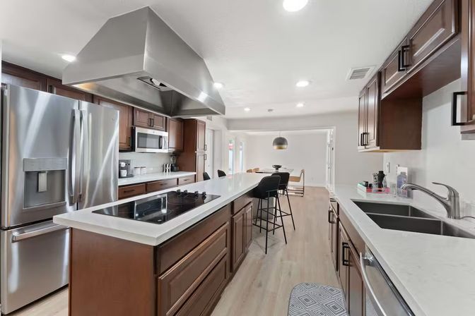 Villa Solara: Luxe Escape with Pool, Putting Green, Firepit Cabana, Gym & Game Room image 21