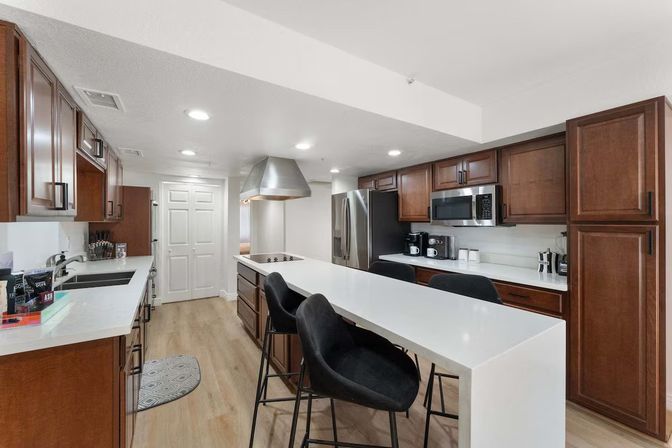 Villa Solara: Luxe Escape with Pool, Putting Green, Firepit Cabana, Gym & Game Room image 19