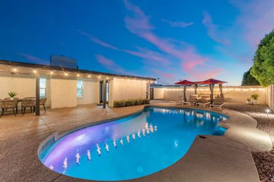 Villa Solara: Luxe Escape with Pool, Putting Green, Firepit Cabana, Gym & Game Room image 48