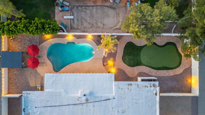 Villa Solara: Luxe Escape with Pool, Putting Green, Firepit Cabana, Gym & Game Room image 52