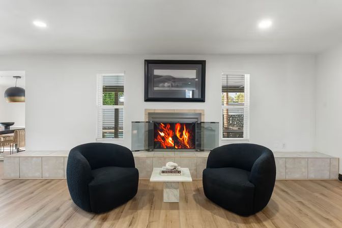 Villa Solara: Luxe Escape with Pool, Putting Green, Firepit Cabana, Gym & Game Room image 14
