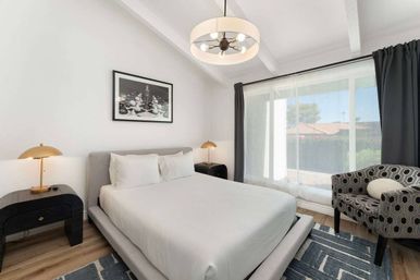 Villa Solara: Luxe Escape with Pool, Putting Green, Firepit Cabana, Gym & Game Room image 31