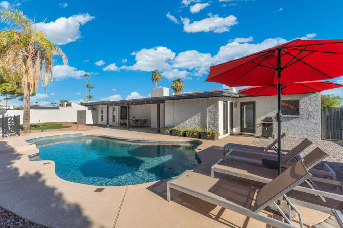 Villa Solara: Luxe Escape with Pool, Putting Green, Firepit Cabana, Gym & Game Room image 49