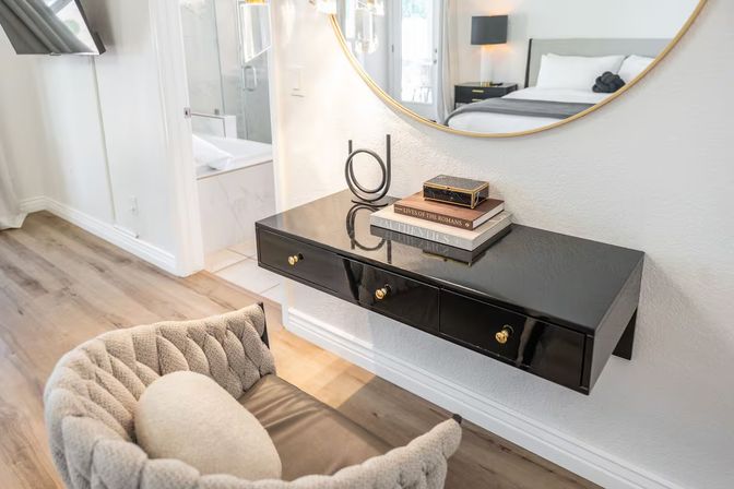 Villa Solara: Luxe Escape with Pool, Putting Green, Firepit Cabana, Gym & Game Room image 27