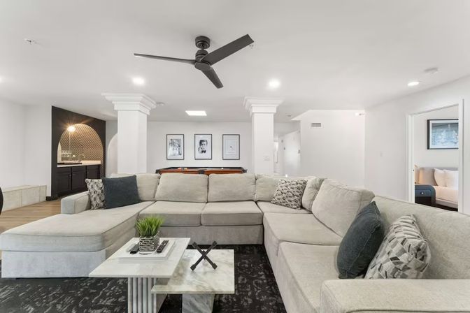 Villa Solara: Luxe Escape with Pool, Putting Green, Firepit Cabana, Gym & Game Room image 11