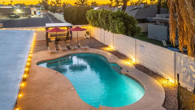 Villa Solara: Luxe Escape with Pool, Putting Green, Firepit Cabana, Gym & Game Room image 3