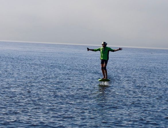 Thrilling Efoil Experience: Learn to Ride Above the Waves! image 1
