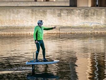 Thrilling Efoil Experience: Learn to Ride Above the Waves! image 9