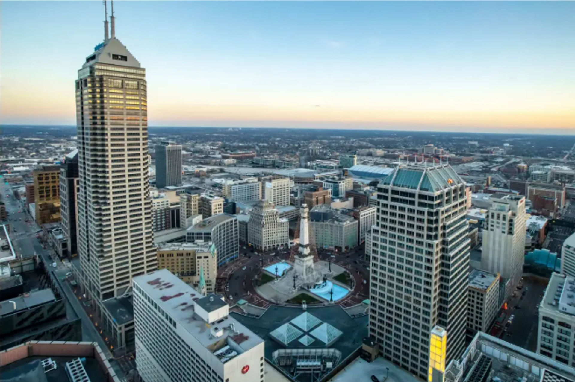 Dining Experience at Skyline Club: Best Views in the City for Date Nights & Celebrations image 1