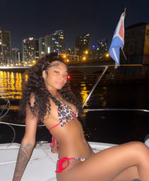 Luxury Yacht Charter with Captain and Mate Included image 5