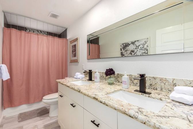 Love Oasis II: Luxury Vacation Home with Pool + Spa, Chic Decor & Secret Photo Booth image 30