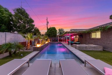 Love Oasis II: Luxury Vacation Home with Pool + Spa, Chic Decor & Secret Photo Booth image 5